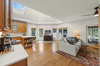 810 N Summit Street, Wheaton, IL 60187 - Photo 14