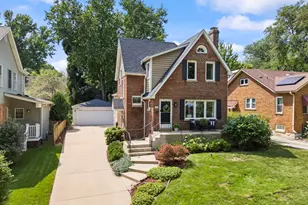 810 N Summit St, Wheaton, IL 60187 - Photo 34