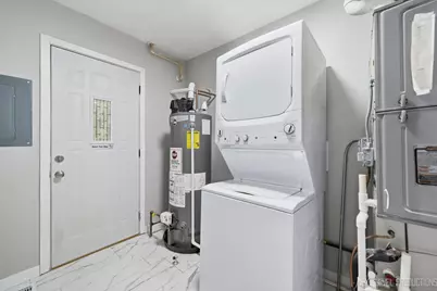 557 Willard Avenue, Elgin, IL 60120 - Photo 22