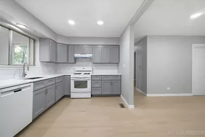 557 Willard Avenue, Elgin, IL 60120 - Photo 14
