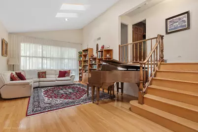 9431 Karlov Avenue, Skokie, IL 60076 - Photo 2