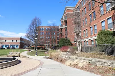 2335 W Belle Plaine Avenue #407, Chicago, IL 60618 - Photo 4