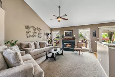204 Dickens Trail, Elgin, IL 60120 - Photo 6