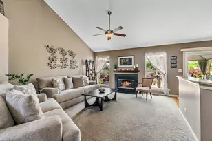 204 Dickens Trail, Elgin, IL 60120 - Photo 6