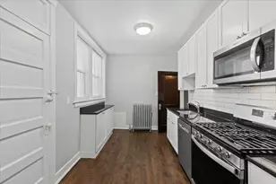 2520 W Belle Plaine Ave, Chicago, IL 60618 - Photo 4