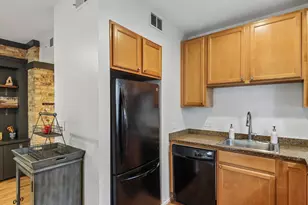 824 Hinman Ave, Evanston, IL 60202 - Photo 8