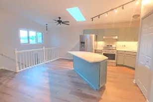 423 S 3rd St, Saint Charles, IL 60174 - Photo 6