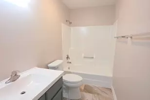 423 S 3rd St, Saint Charles, IL 60174 - Photo 8