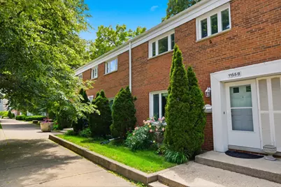 1155 Peterson Avenue #B, Park Ridge, IL 60068 - Photo 2