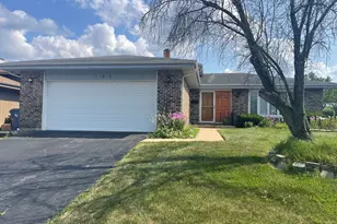 181 E Schubert Ave, Glendale Heights, IL 60139 - Photo 1