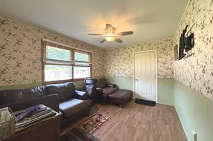 646 Evergreen Ln, Bradley, IL 60915 - Photo 4
