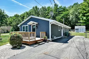 42 S Hickory Ave, Fox Lake, IL 60020 - Photo 2