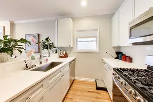 3111 N Seminary Ave, Chicago, IL 60657 - Photo 8