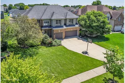 537 N Sycamore Lane, North Aurora, IL 60542 - Photo 2