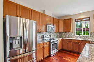 553 Tremont Ln, Round Lake, IL 60073 - Photo 16
