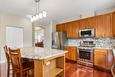 553 Tremont Lane, Round Lake, IL 60073 - Photo 12