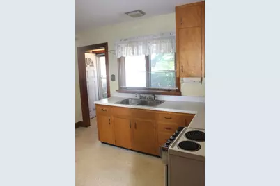 201 N College Street, Salem, IL 62881 - Photo 12