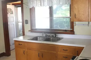 201 N College St, Salem, IL 62881 - Photo 12