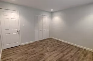 2227 W Nichols Rd, Arlington Heights, IL 60004 - Photo 14