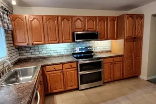 2227 W Nichols Rd, Arlington Heights, IL 60004 - Photo 6