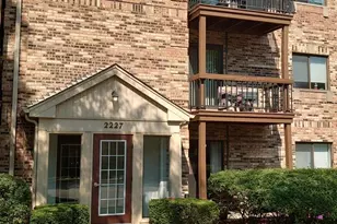 2227 W Nichols Rd, Arlington Heights, IL 60004 - Photo 1