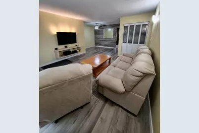 2227 W Nichols Road #E, Arlington Heights, IL 60004 - Photo 2