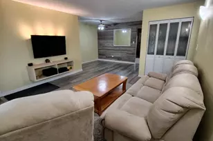 2227 W Nichols Rd, Arlington Heights, IL 60004 - Photo 2