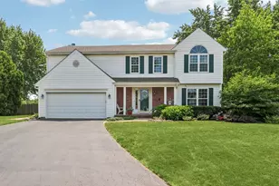 620 Waterford Dr, Lake Zurich, IL 60047 - Photo 1
