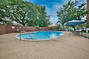 7601 Lincoln Ave, Skokie, IL 60077 - Photo 34
