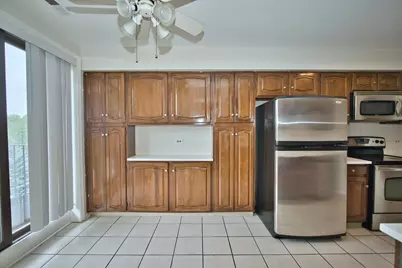 7601 Lincoln Avenue #502, Skokie, IL 60077 - Photo 10