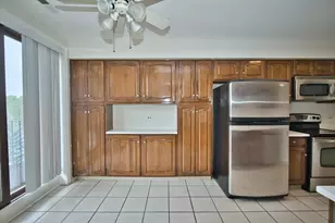 7601 Lincoln Ave, Skokie, IL 60077 - Photo 10