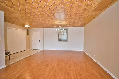 7601 Lincoln Avenue #502, Skokie, IL 60077 - Photo 4