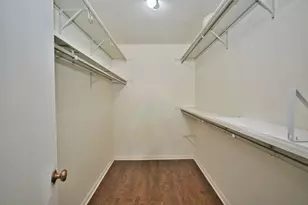 7601 Lincoln Ave, Skokie, IL 60077 - Photo 28