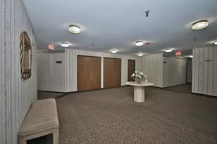 7601 Lincoln Ave, Skokie, IL 60077 - Photo 32