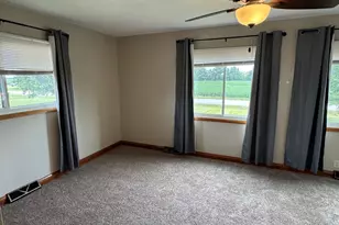 507 W Jefferson Ave, Patoka, IL 62875 - Photo 28