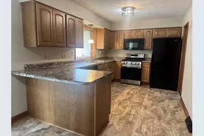 507 W Jefferson Avenue, Patoka, IL 62875 - Photo 8