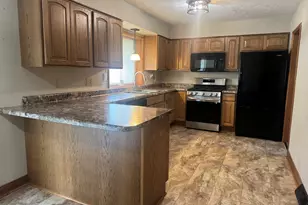 507 W Jefferson Ave, Patoka, IL 62875 - Photo 8