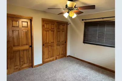 507 W Jefferson Avenue, Patoka, IL 62875 - Photo 16