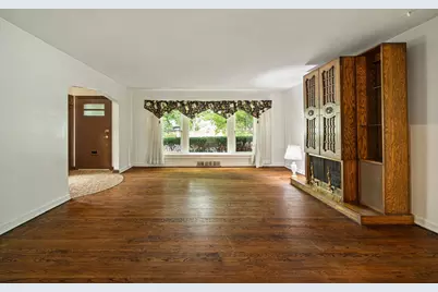 2907 W Bryn Mawr Avenue, Chicago, IL 60659 - Photo 4