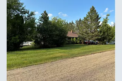 140 E Acre Court, Round Lake Beach, IL 60073 - Photo 4