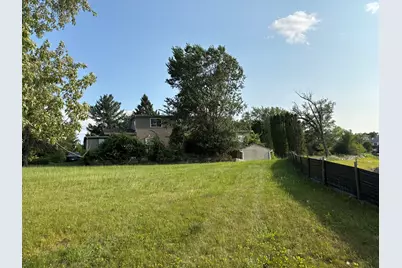 140 E Acre Court, Round Lake Beach, IL 60073 - Photo 10