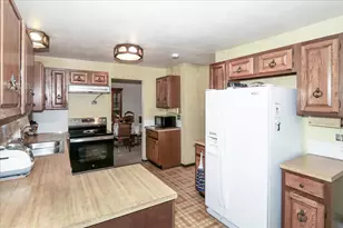 988 Tiverton Ct, Schaumburg, IL 60193 - Photo 10