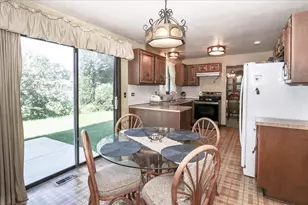 988 Tiverton Ct, Schaumburg, IL 60193 - Photo 12