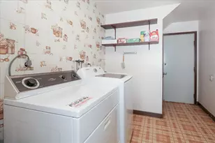988 Tiverton Ct, Schaumburg, IL 60193 - Photo 18