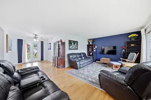 608 E Camp McDonald Rd, Prospect Heights, IL 60070 - Photo 8