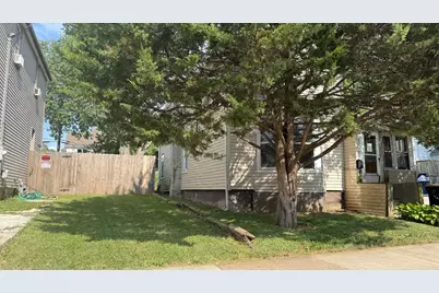 209 Sherman Place, Waukegan, IL 60085 - Photo 2