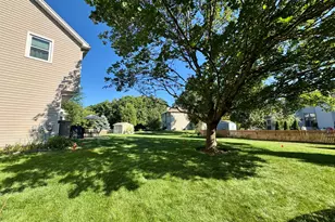 802 Arrowwood Dr, Oswego, IL 60543 - Photo 54