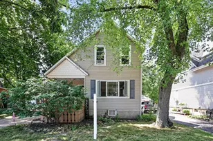 224 Charles St, Sycamore, IL 60178 - Photo 2