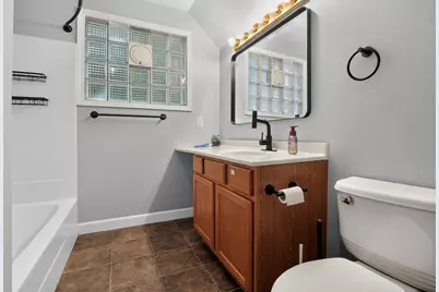 224 Charles Street, Sycamore, IL 60178 - Photo 16