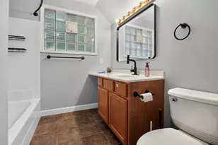 224 Charles St, Sycamore, IL 60178 - Photo 16